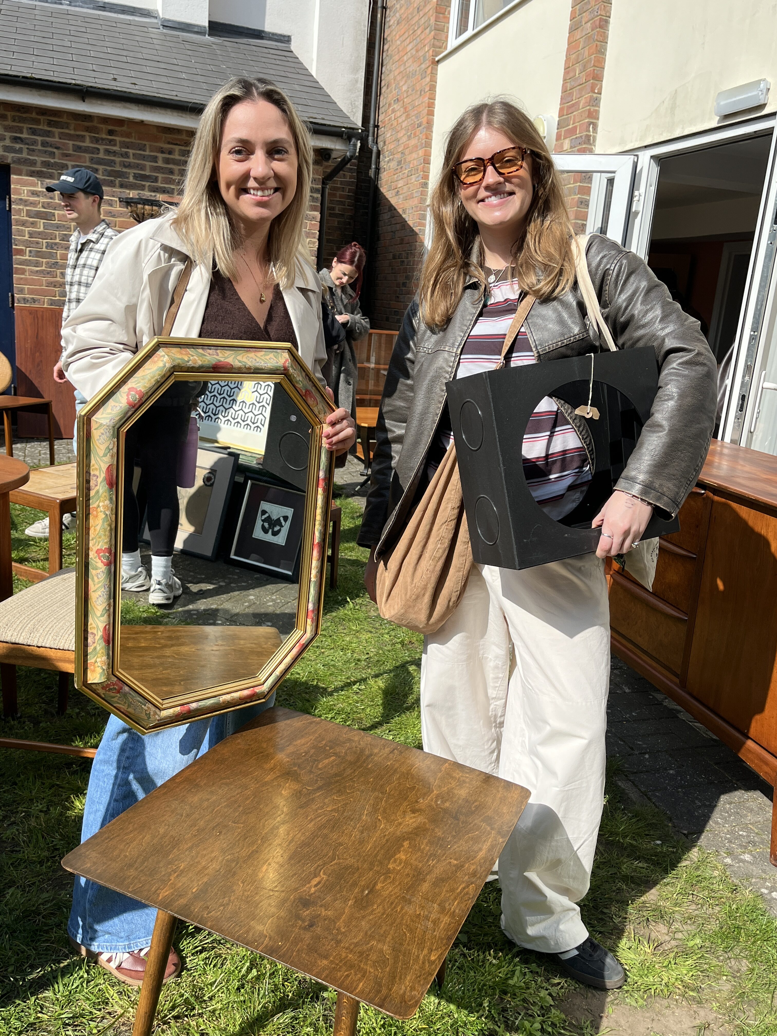 big flea market logo